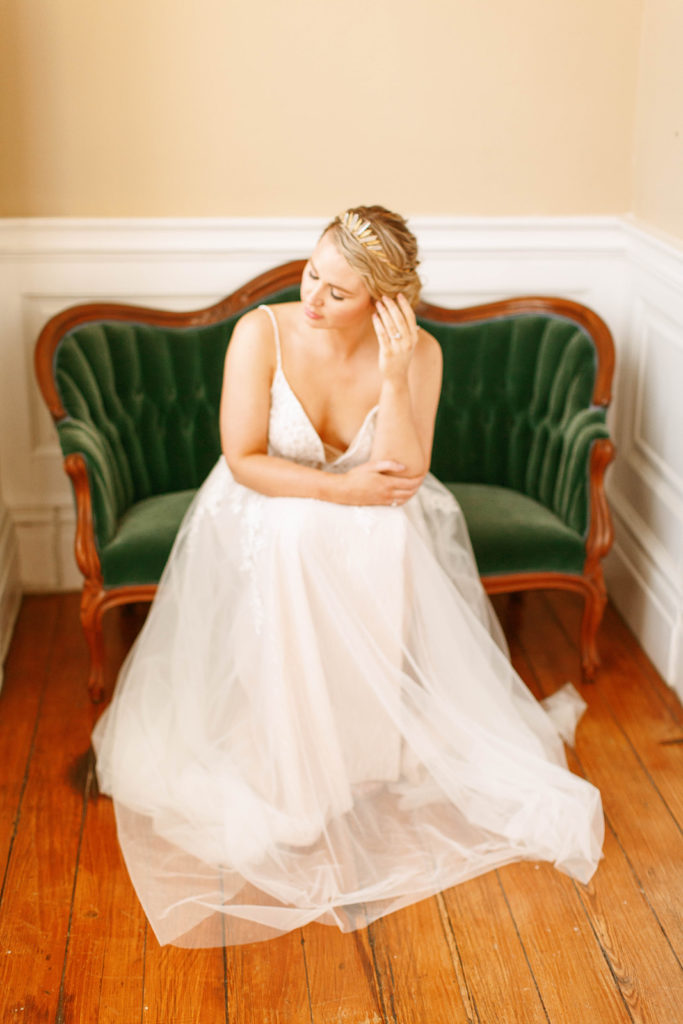Bridal photo in Governor Thomas Bennett House bridal suite