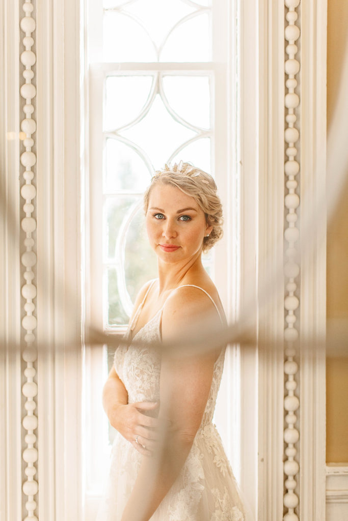 Bridal photo in Governor Thomas Bennett House bridal suite